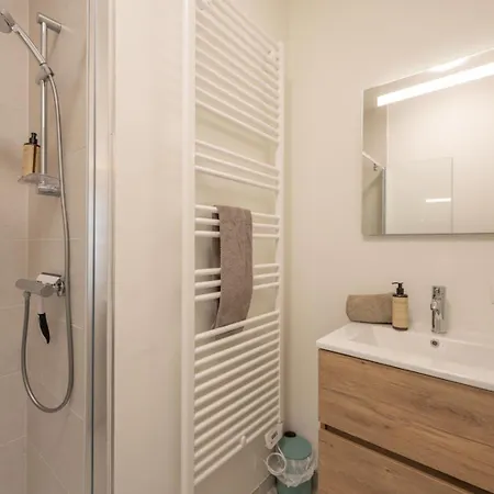 Lejlighed Bright 2br With Terrace For 5 *
